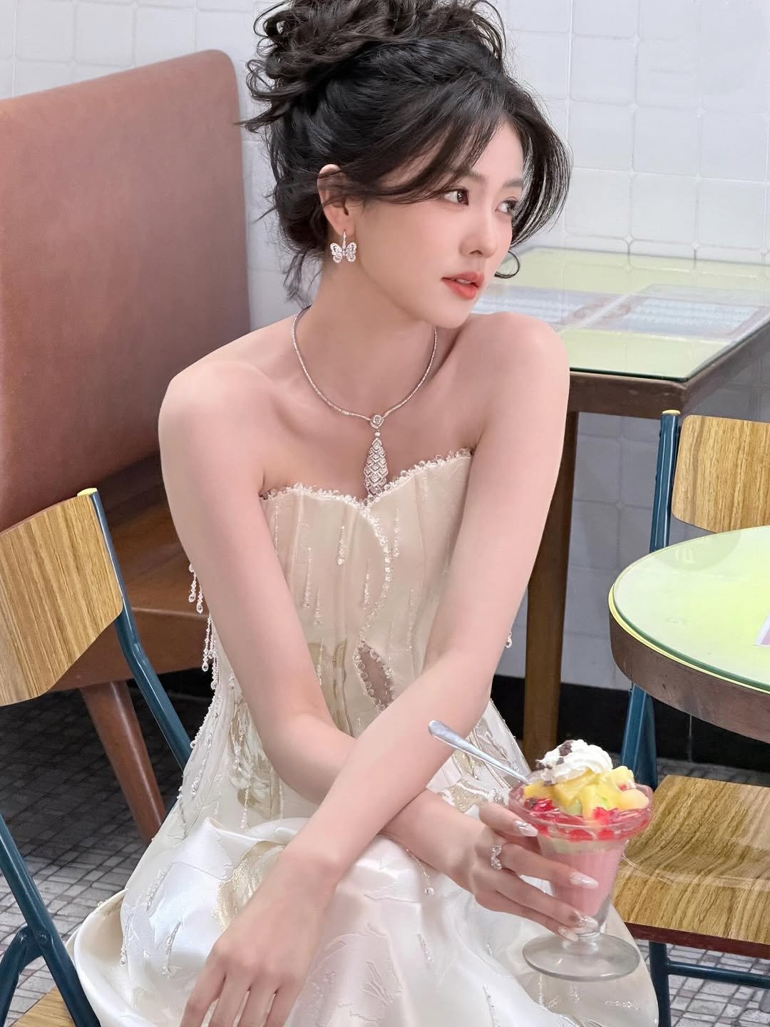 Photo by 白鹿 on December 07, 2025. May be an image of dress.