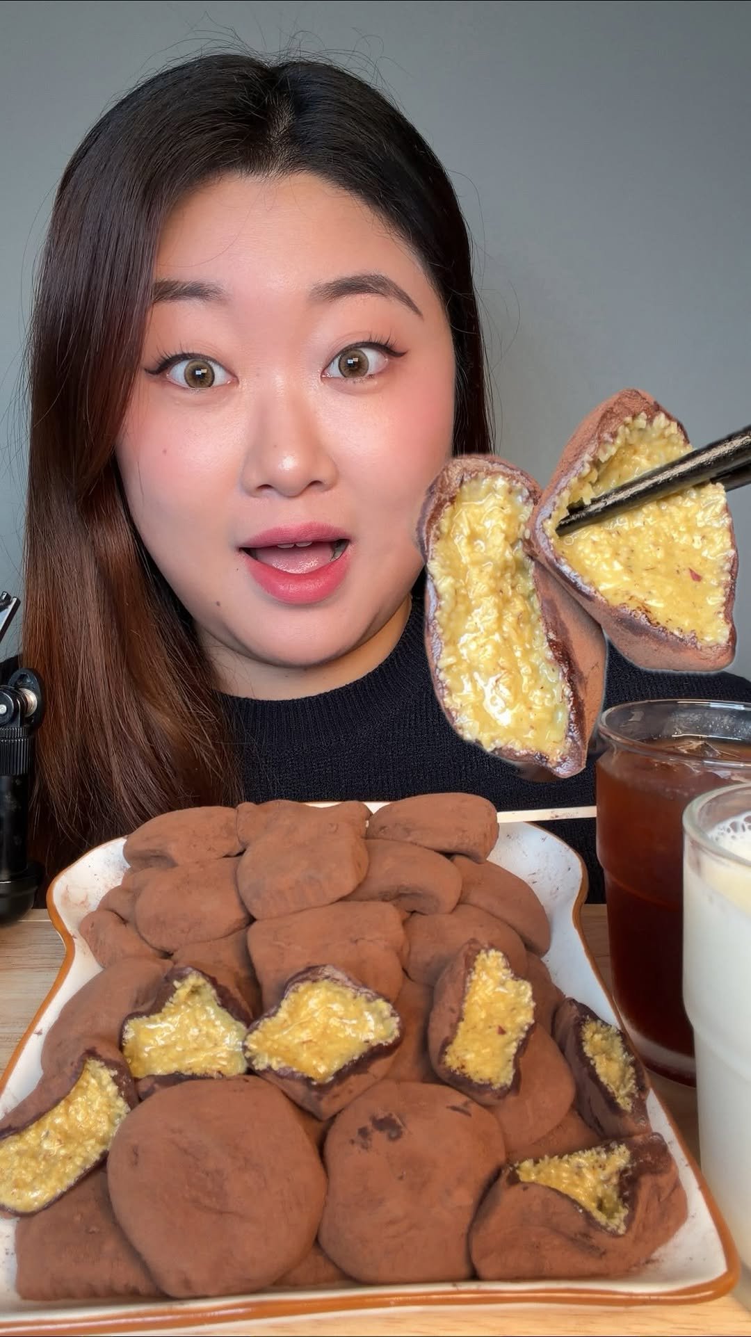 bakkongg 게시물 이미지: 오늘은 두쫀쿠 파티 🧆🤍

오늘 막 GS25에 출시된 로로멜로 미니 두쫀쿠!
편의점...