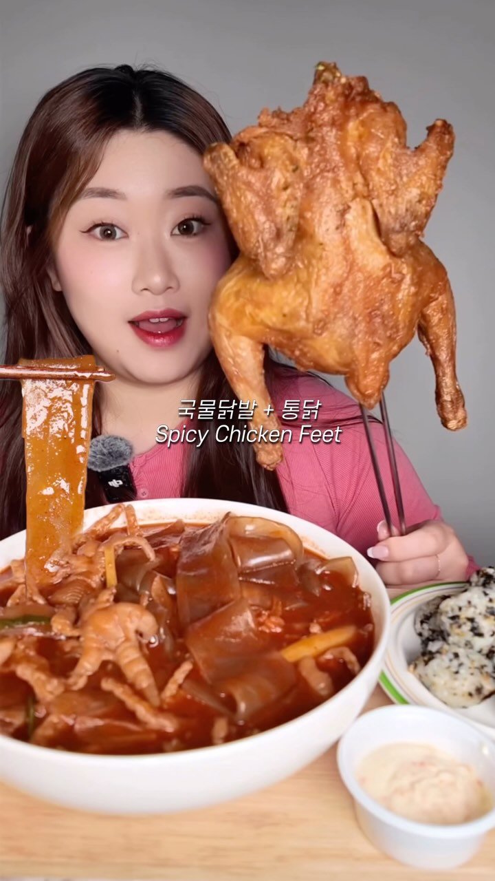 bakkongg 게시물 이미지: 무뼈국물닭발 + 옛날통닭 먹방 🍗❤️🔥
오늘 조합 완전 최고
음료까지 완벽한...