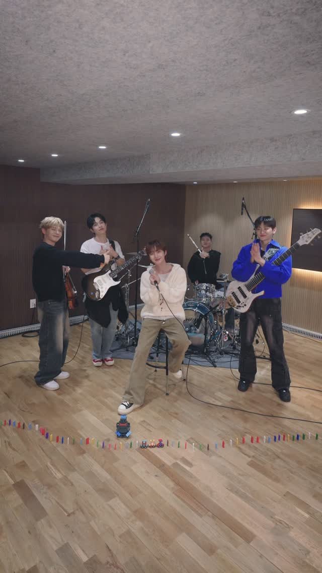 band_lucy 게시물 이미지: [#LUCY] 한 편의 만화 같은📕 #후이 님의...