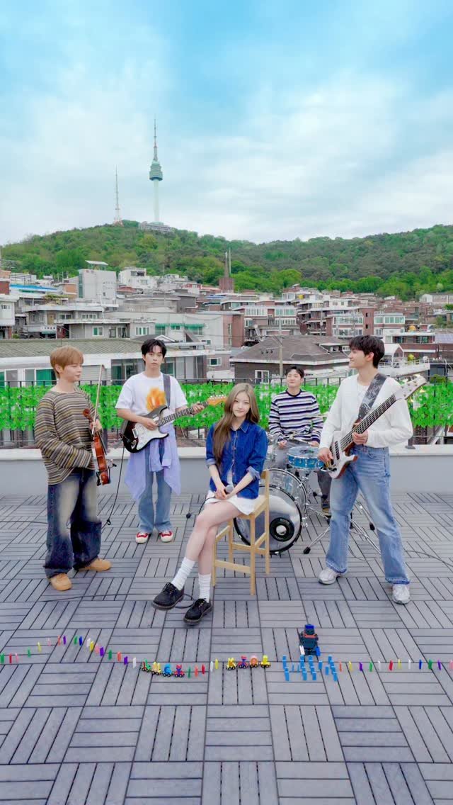 band_lucy 게시물 이미지: [#LUCY] 한 편의 만화 같은📕 #KISSOFLIFE #하늘 님의...