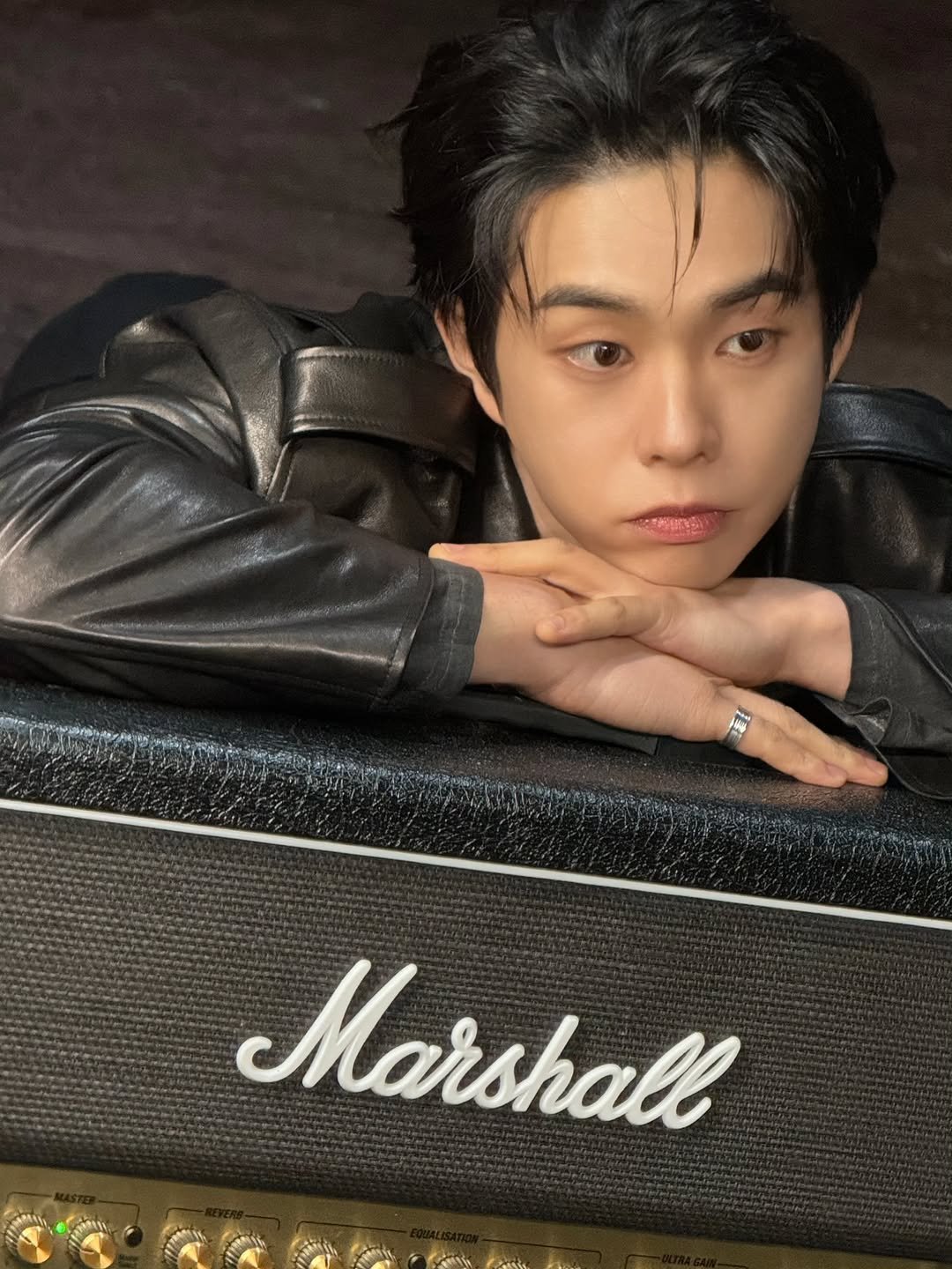 band_lucy 게시물 이미지: [#LUCY] 자 이제 그의 목소리와 함께 아득히 까만 꿈을 꿔보자🌃
#루시 #최상엽