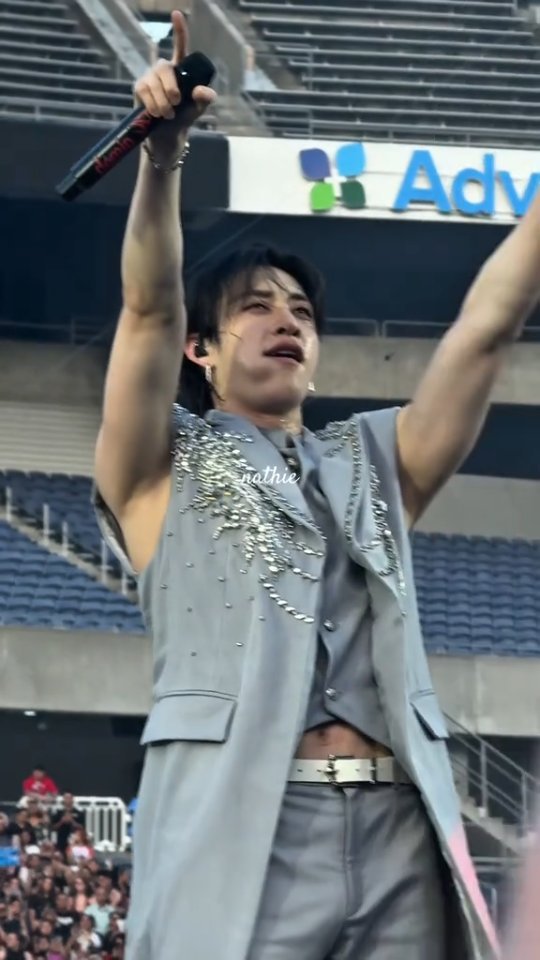 bangchan.sk 게시물 이미지: 🐺🖤
#LoveStay #StrayKids 
#BangChan #cb97