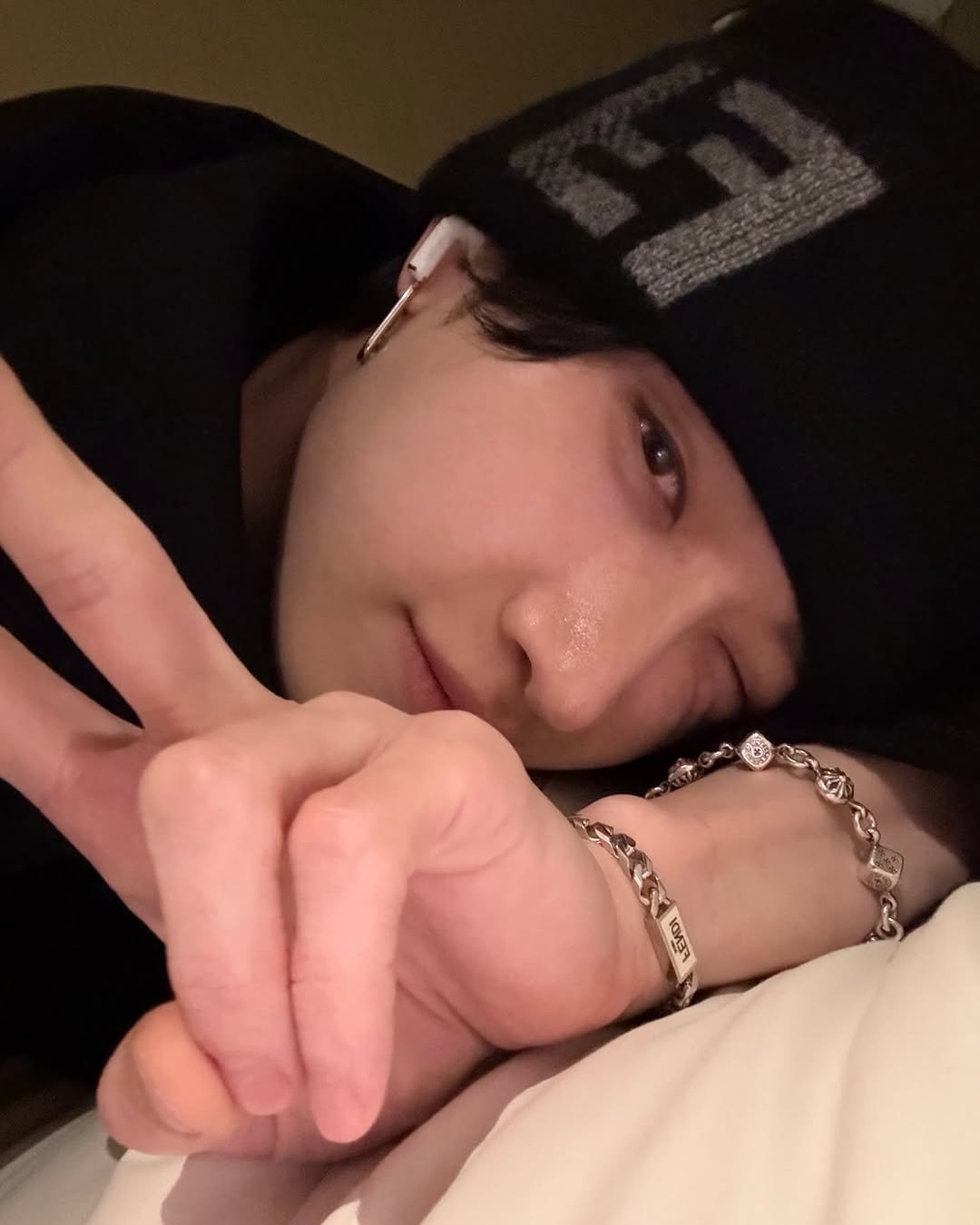 Photo shared by BANG CHAN 방찬 팬페이지 on April 16, 2025 tagging @jypstraykids, and @bangchan_jypstraykids.