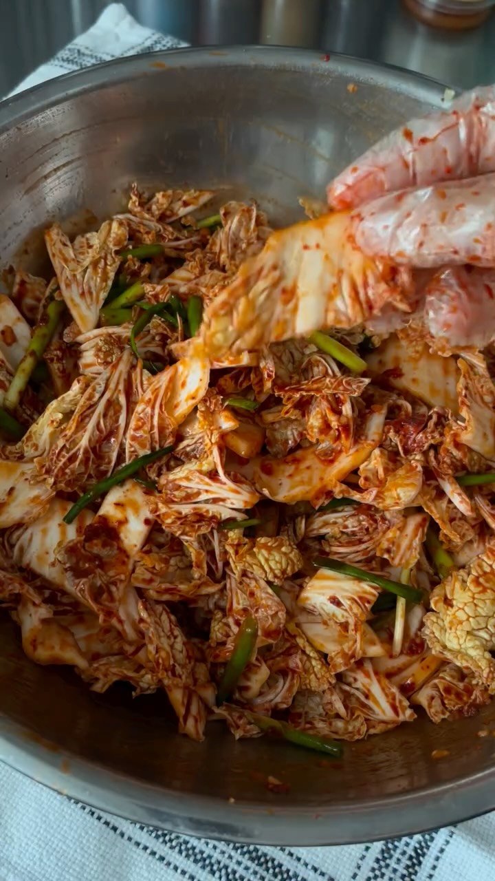 bangguseokcook 게시물 이미지: 샐러드처럼
갓 버무려서 칼국수나 수육에 얹어 먹기 좋은
절이지 않는 10분 컷...