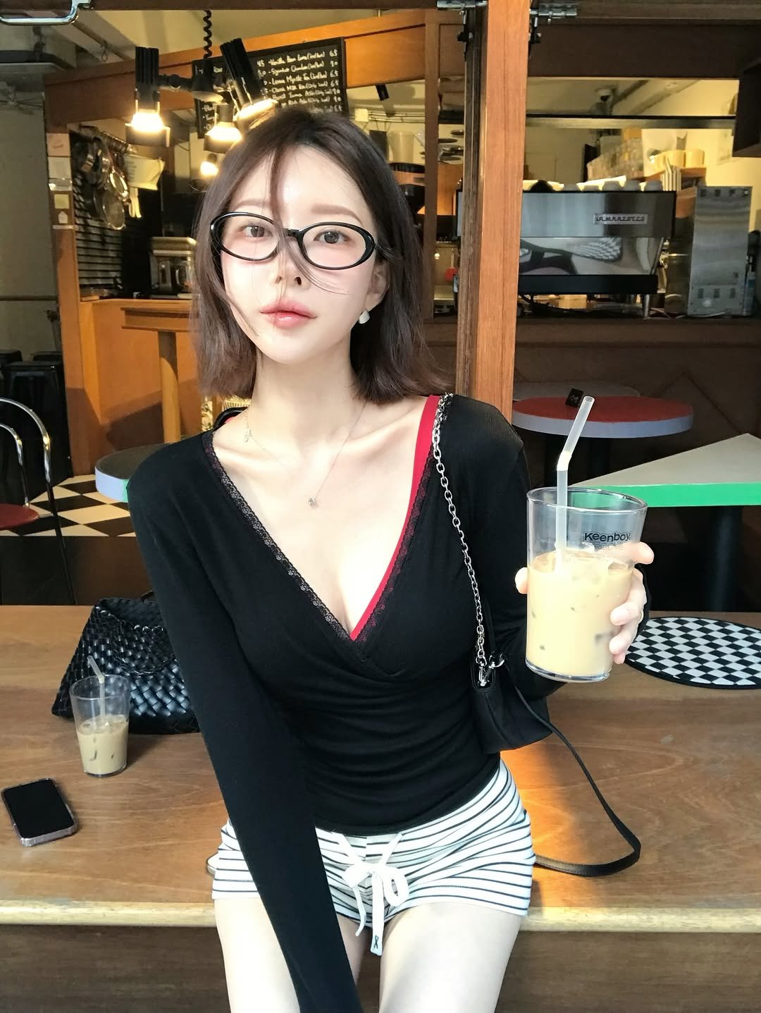 banhaejji_ 게시물 이미지: 완전 야장날씨인데
주둥이에 입안에 뭘 해놔가지고 죽밖에 못먹는 현실😭