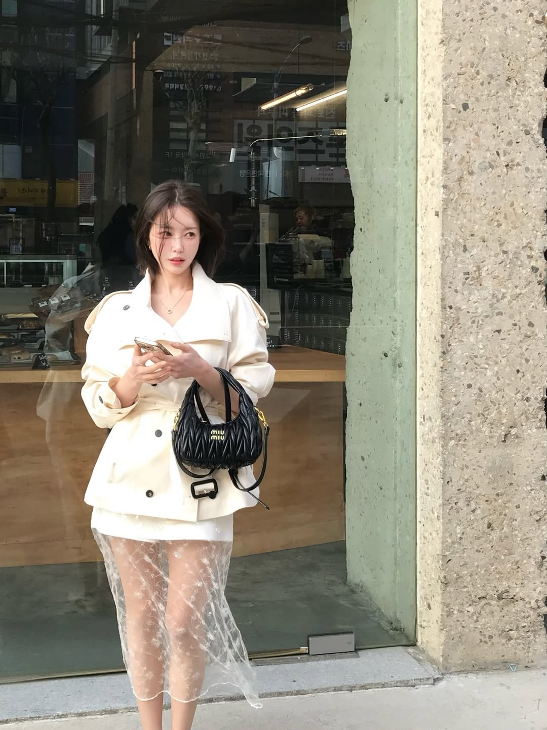 Photo by 반해찌 on March 26, 2026. May be an image of display case, cornflower and text.