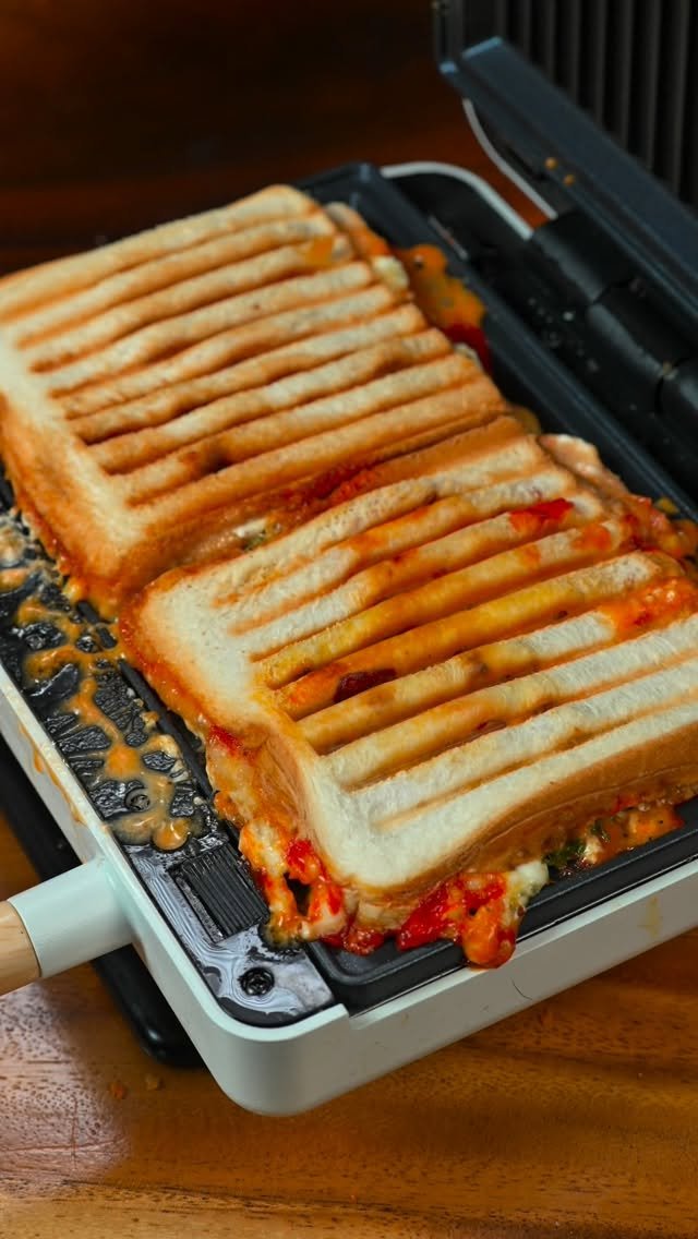 bankii_ii 게시물 이미지: KFC Sandwich