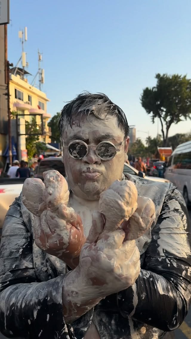 bankii_ii 게시물 이미지: When I ate KFC on Songkran Day #shorts