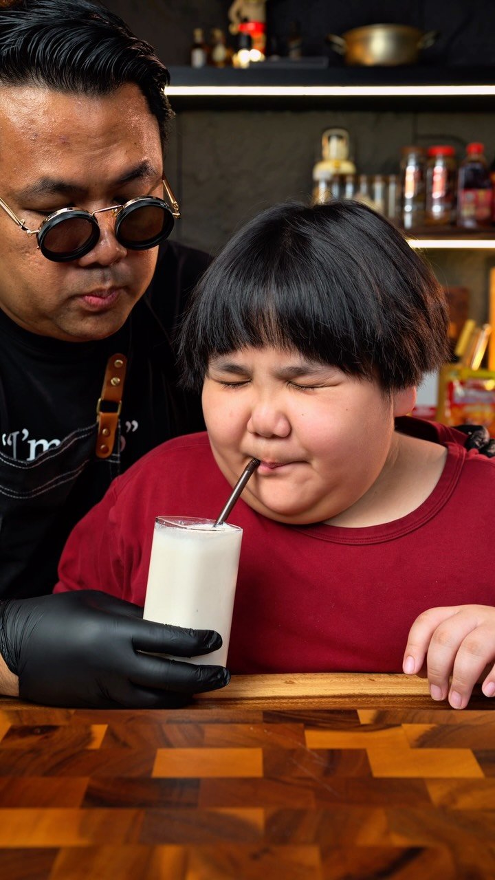 bankii_ii 게시물 이미지: KFC Protein Shake For My Son