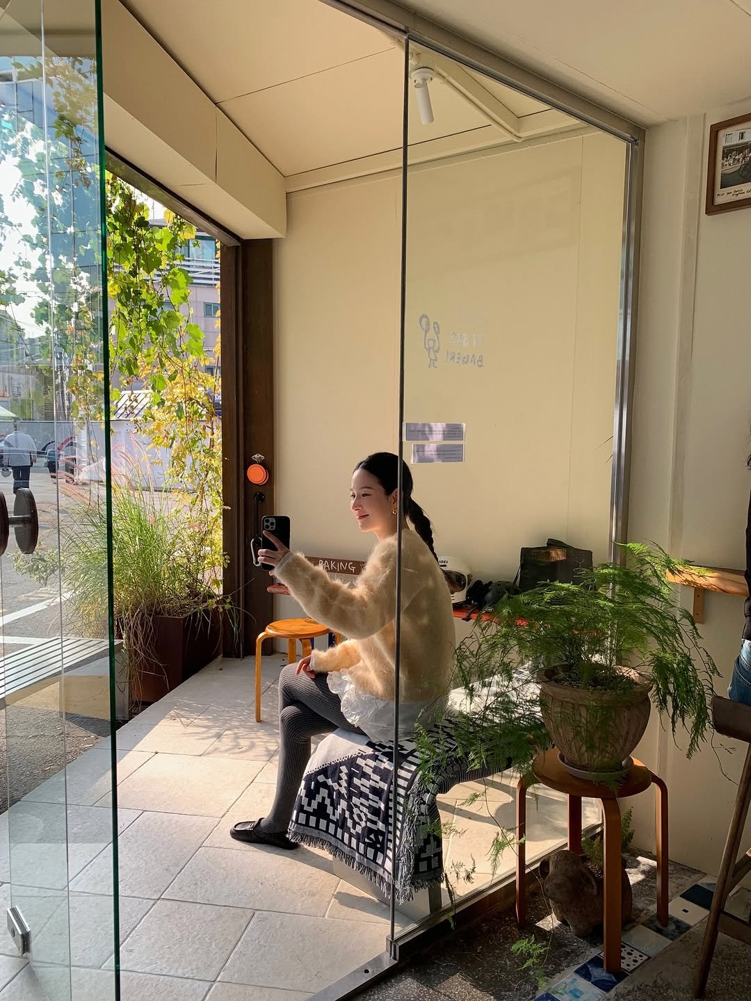 Photo by 반윤희 on November 24, 2025. May be an image of sliding door.