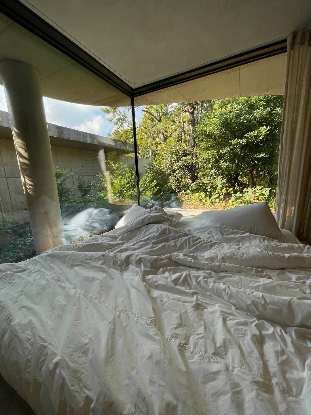 Photo by 반윤희 on November 20, 2025. May be an image of bed, mosquito net and bedroom.