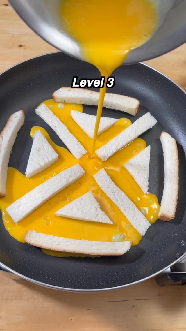 bayashi_tv 게시물 이미지: 3 Levels of Toast