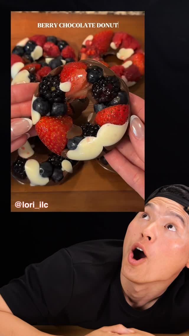 bayashi_tv 게시물 이미지: Berry Chocolate Donut 🍩