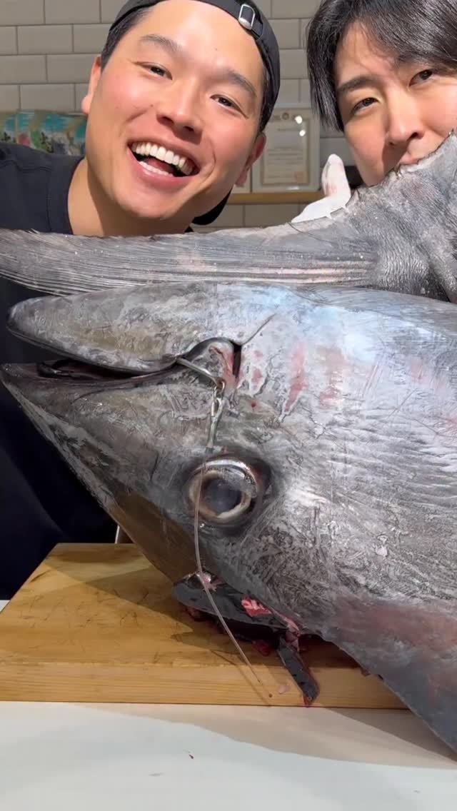 bayashi_tv 게시물 이미지: Let’s try fish eyes 🐟👀