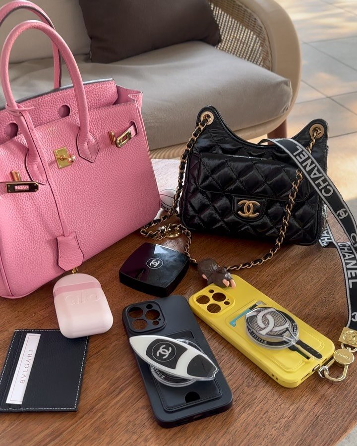 bbag_gguu 게시물 이미지: 맥세이프 스마트톡은
내일 오픈할게요👋🏻

갤럭시 / 아이폰 🤳🏻
자력강한 맥세이프...