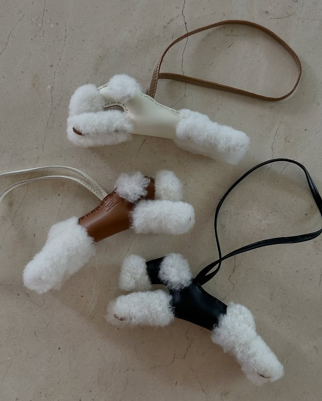 Photo by 빽꾸•바비•키링•백참•소품샵 on October 04, 2025.