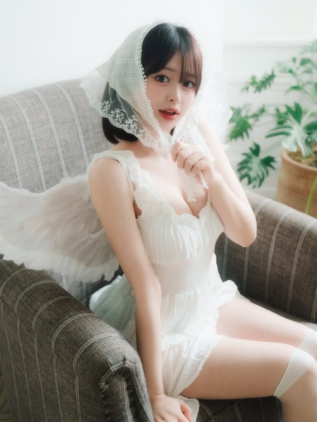 Photo shared by 빵귤(민지) on July 13, 2025 tagging @mup_sy, and @horang_pic. May be an image of headdress, dress and chemise.