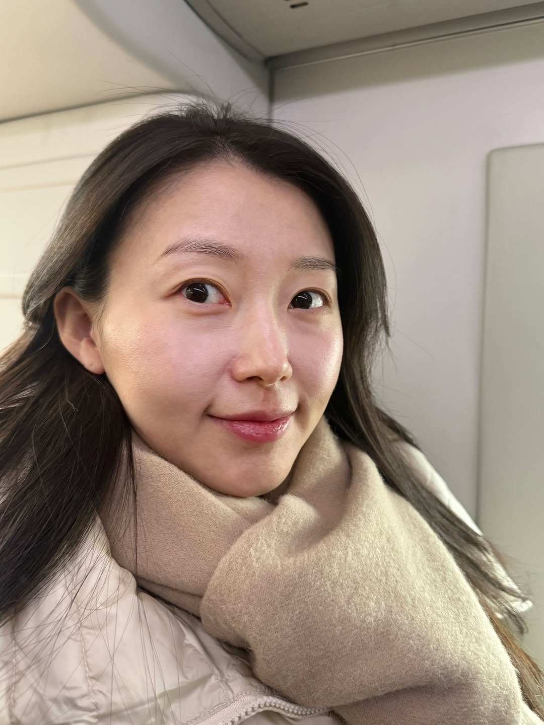 bbang_neu 게시물 이미지: 콧바람쐬러🕊️헤헤

반신욕 너~무 하고싶어서 살짝 해주고 
나른해져서...