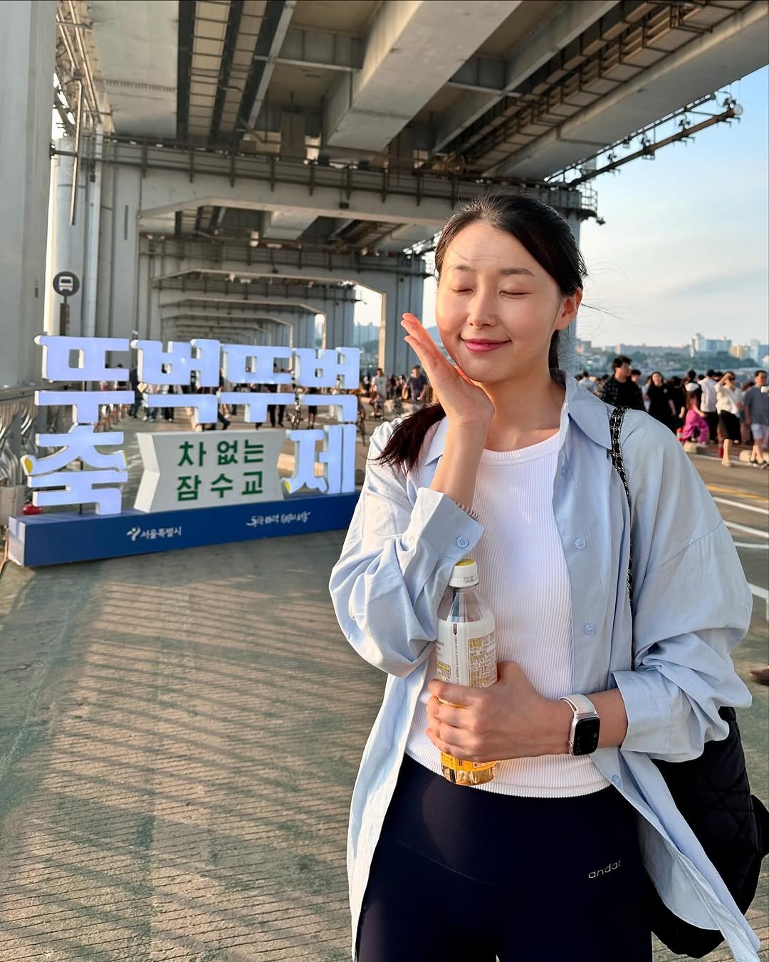 bbang_neu 게시물 이미지: 지난 주말 잠수교 뚜벅뚜벅 축제에 선셋요가 클래스를 위해 다녀왔어요🌈...
