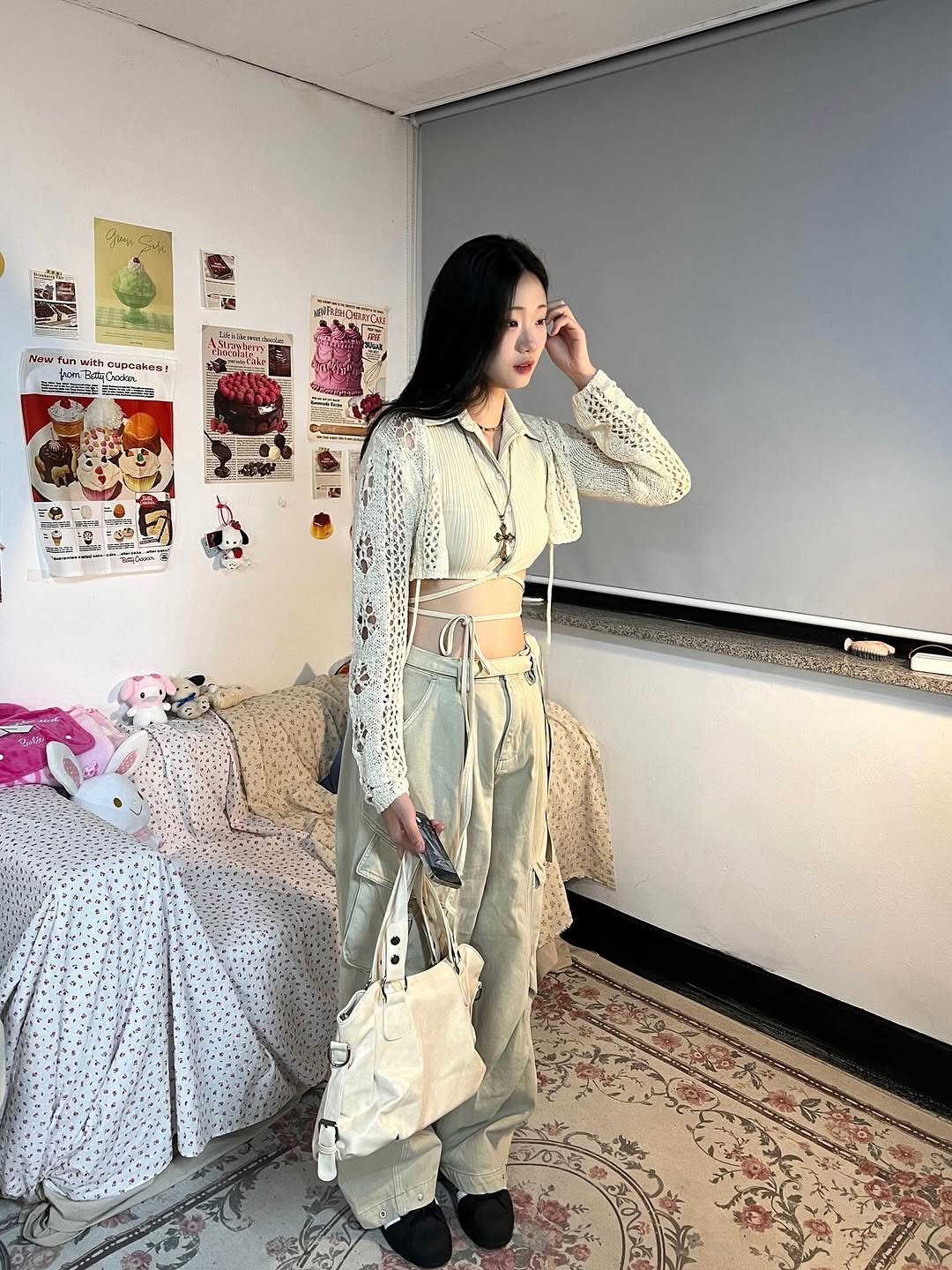 Photo by 다인이공 on September 12, 2025. May be an image of 1 person, dress and text.