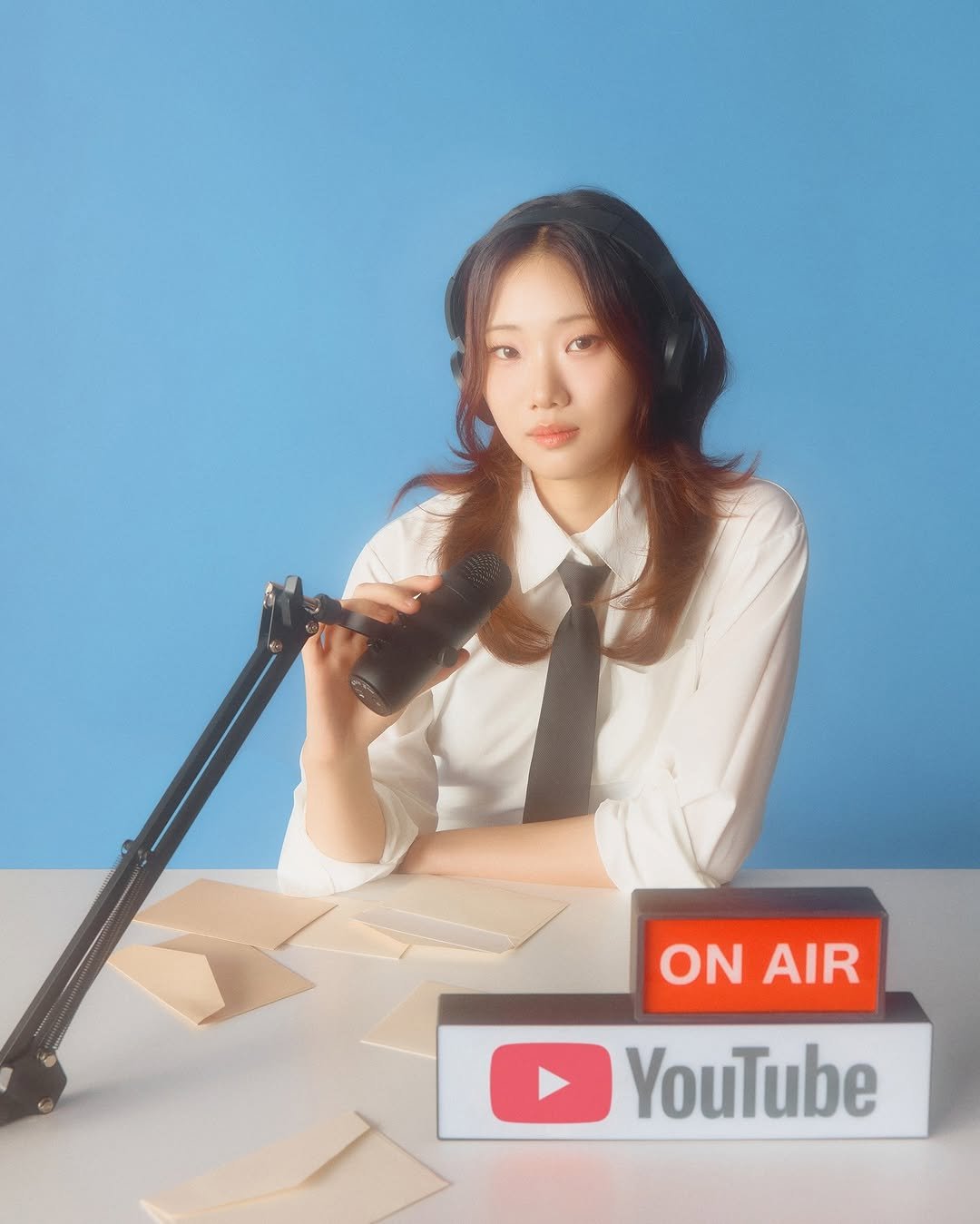 Photo by 유튜브 크리에이터스 코리아 on August 02, 2025. May be an image of ‎1 person and ‎text that says '‎ي ONAIR ON AIR YouTube‎'‎‎.