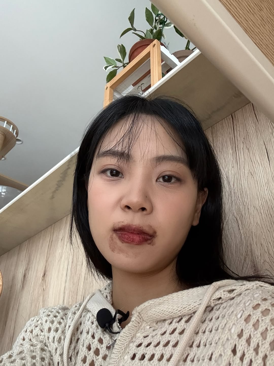 Photo by 양유진 on January 03, 2026. May be a selfie of one or more people, hair, turtleneck and text.