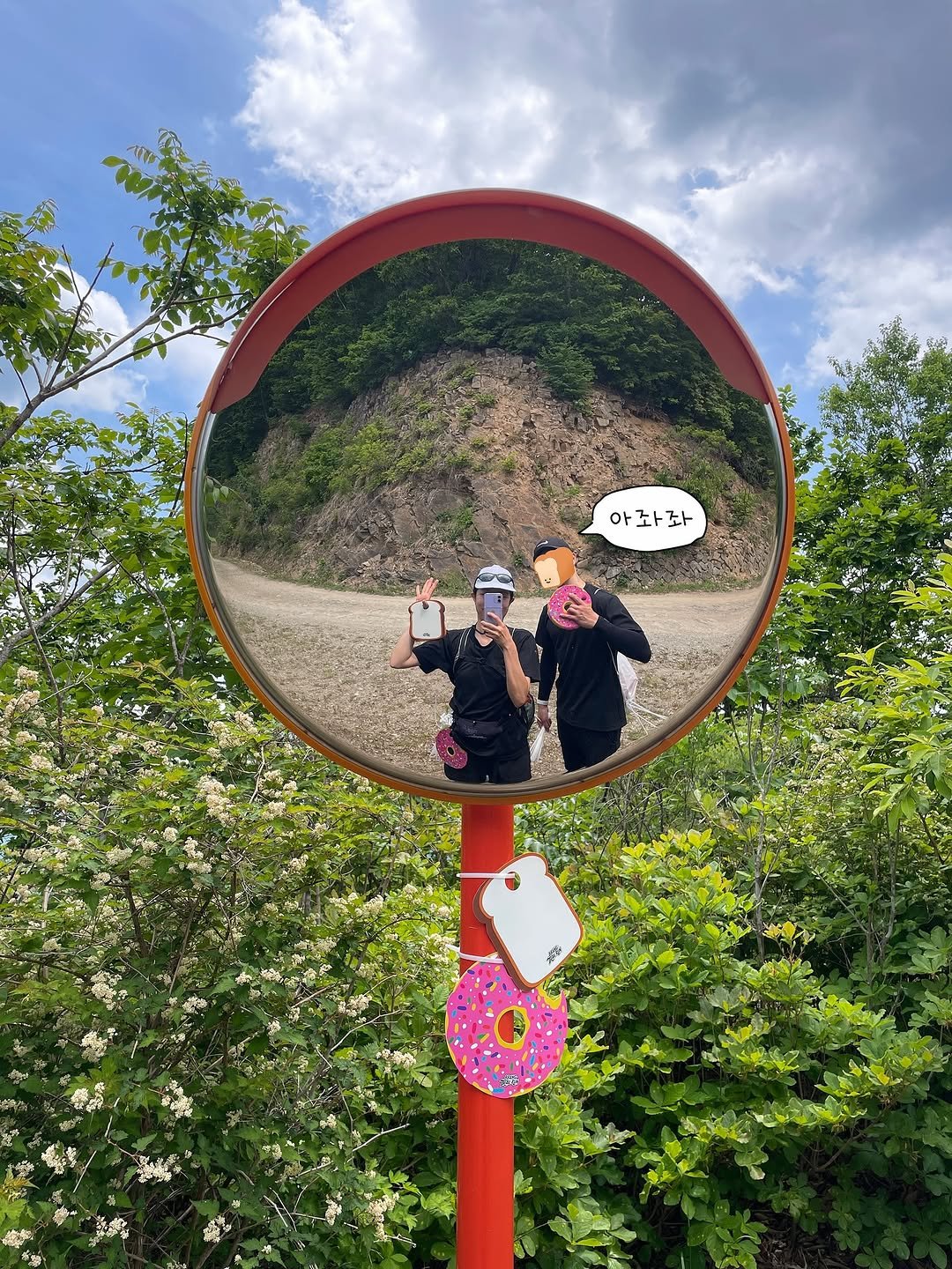 bbangtrailrun 게시물 이미지: ‼️빵트레일런 D-2‼️

빵둥이 여러분📣📣
빵 따라 산 달릴 준비...