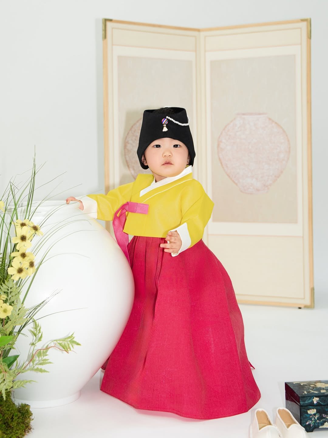 Photo shared by 💖뽀zip💖 on December 29, 2025 tagging @noverie.studio. May be an image of baby, baby shoes, doll and text.