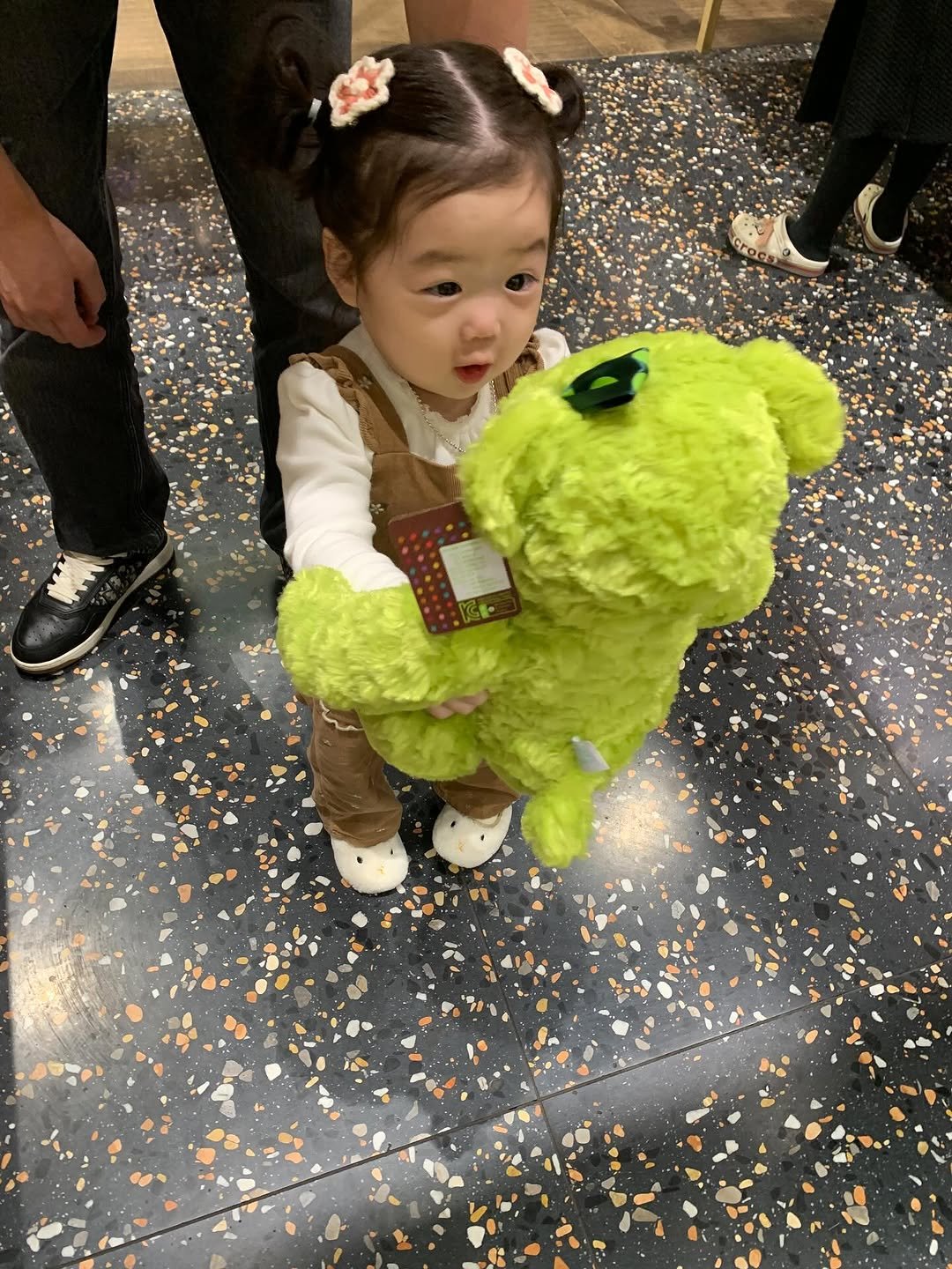 Photo by 김아인 (뽀물이 👶🏻) on October 27, 2025. May be an image of baby, toy, costume and text.