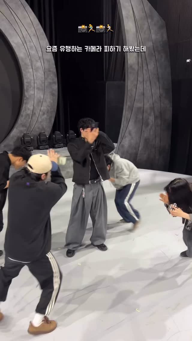 bboy_javelin 게시물 이미지: 요즘 유행하는 카메라피하기 📸🏃
비트 인 더 미러 팀에서도 해봤습니다! 
누가 제일...