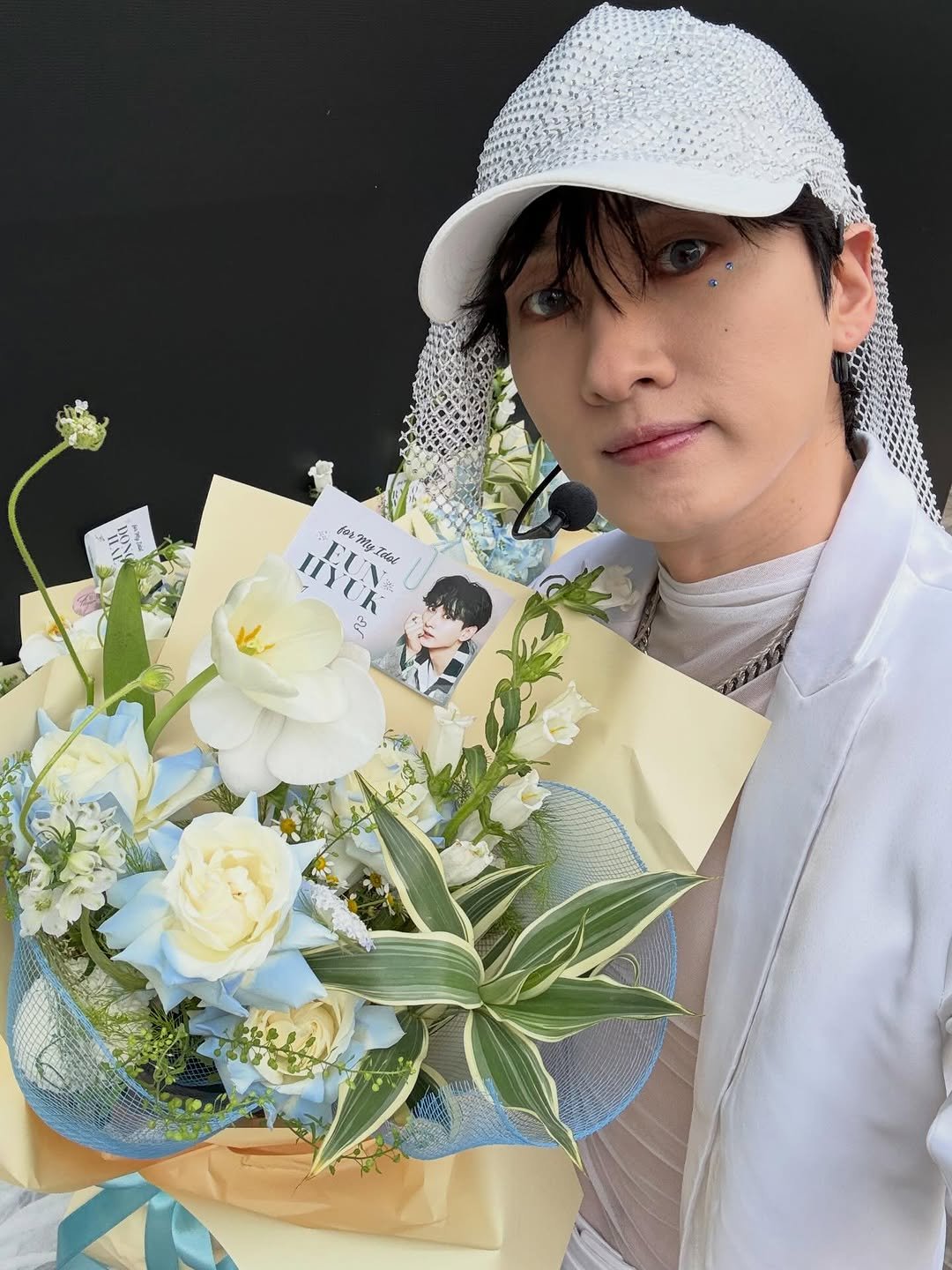 Photo by EUNHYUK on March 21, 2026. May be an image of baby's-breath, white lily and text.