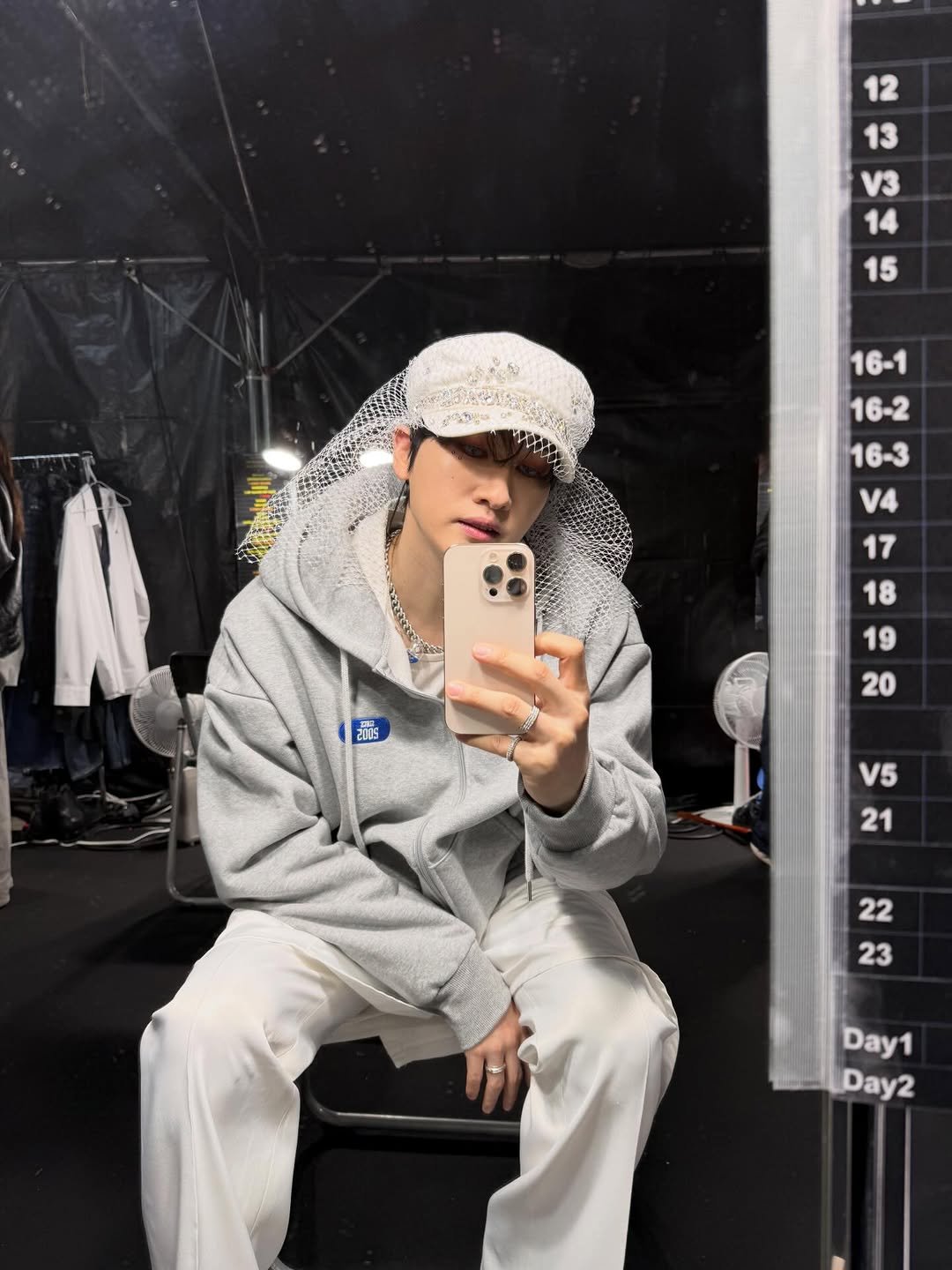 Photo by EUNHYUK on March 21, 2026. May be an image of sweatpants, mirror, top and text that says '12 13 V3 1 14 15 16-1 16-2 16-3 V4 17 18 19 20 2005 V5 21 22 23 Day1 Day2'.