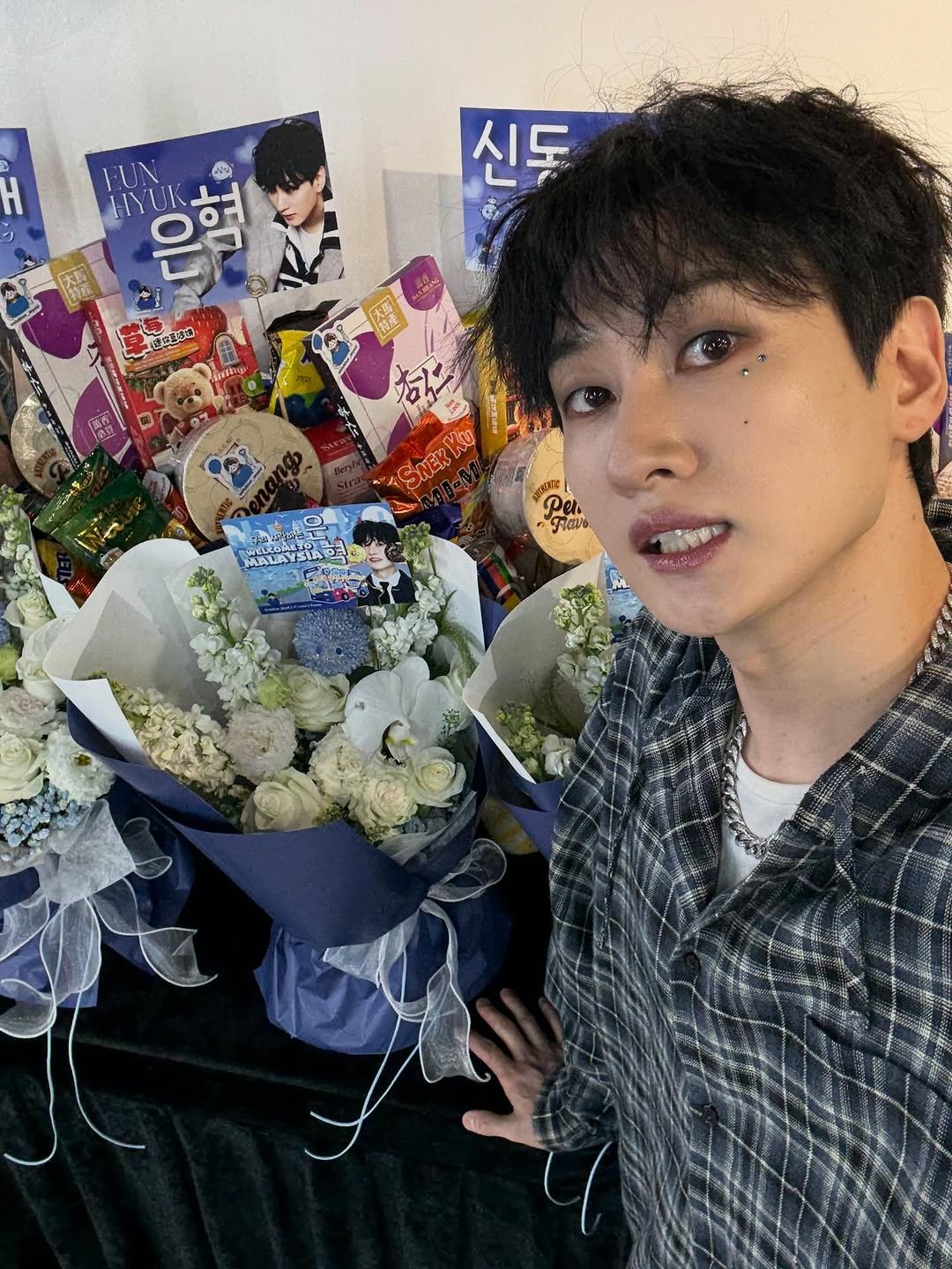 Photo by EUNHYUK on January 17, 2026. May be an image of one or more people, bangs and text.