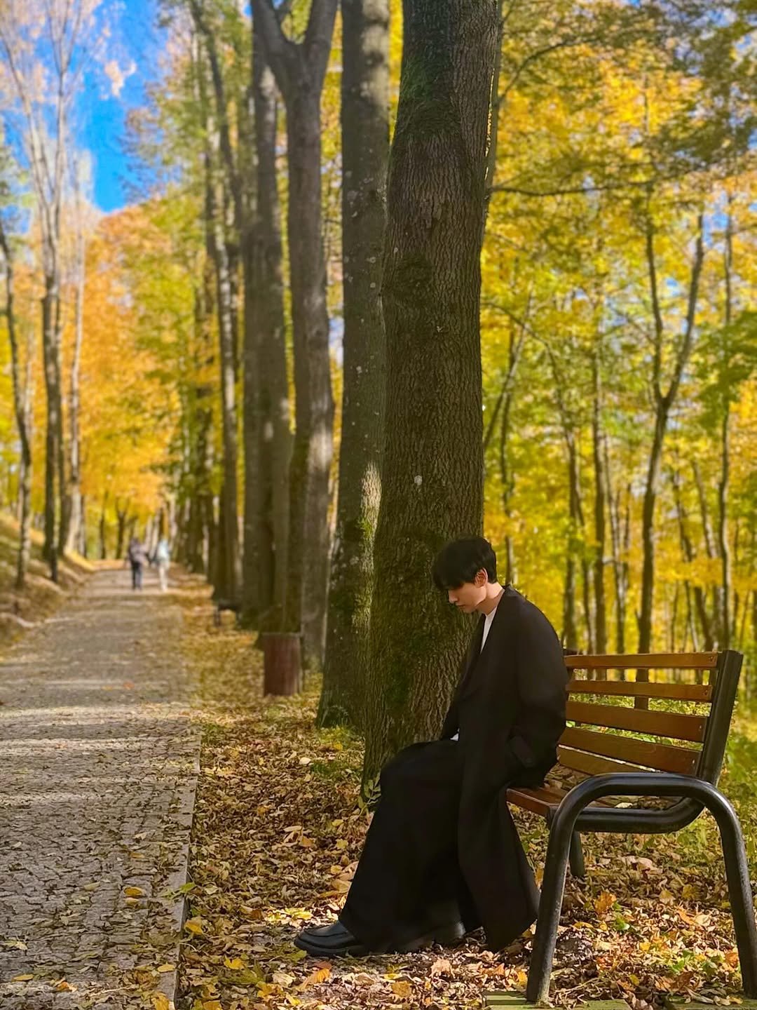 Photo by EUNHYUK on November 03, 2025. May be an image of overcoat.