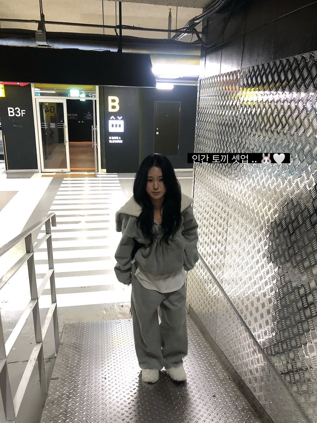 Photo by 베으 on October 30, 2025. May be an image of turnstile.