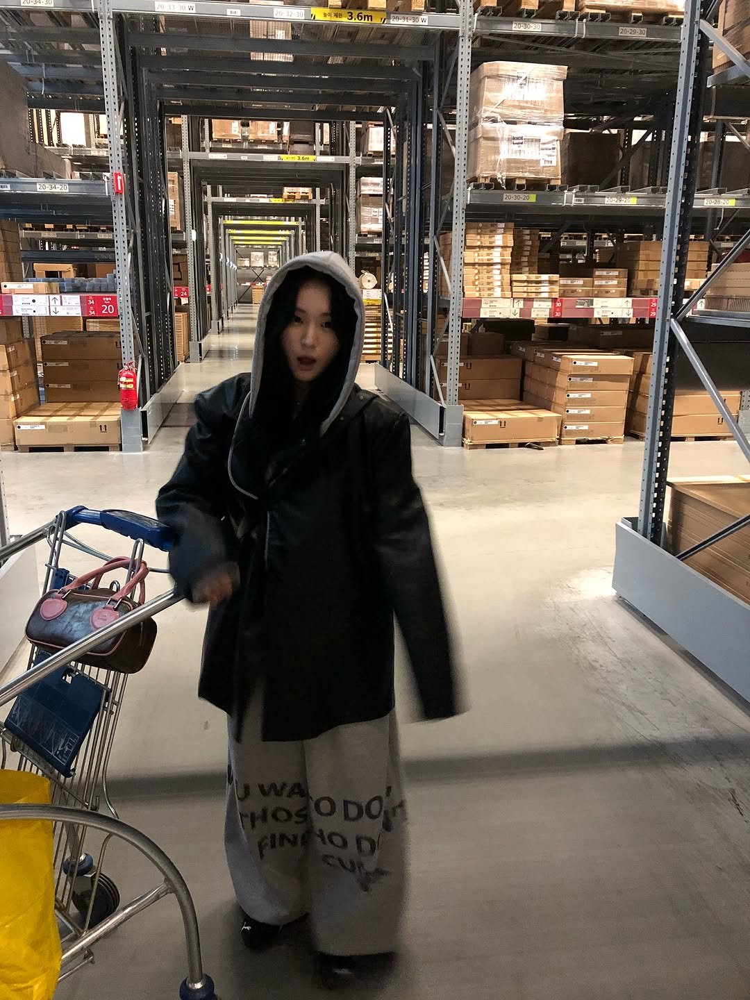 Photo by 베으 on October 20, 2025. May be an image of overcoat.