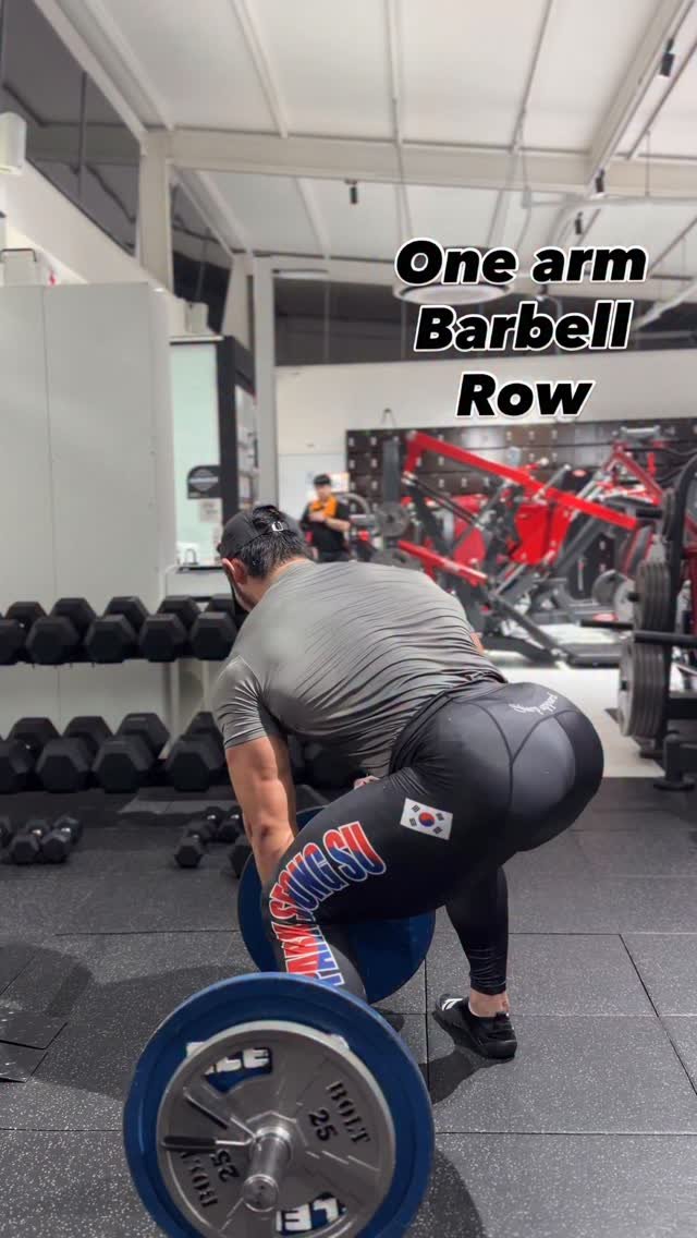 beast_best_park 게시물 이미지: 원암 바벨로우는 벤트오버 바벨로우와 거의 흡사하나 롱바의 불안정성으로 손목...