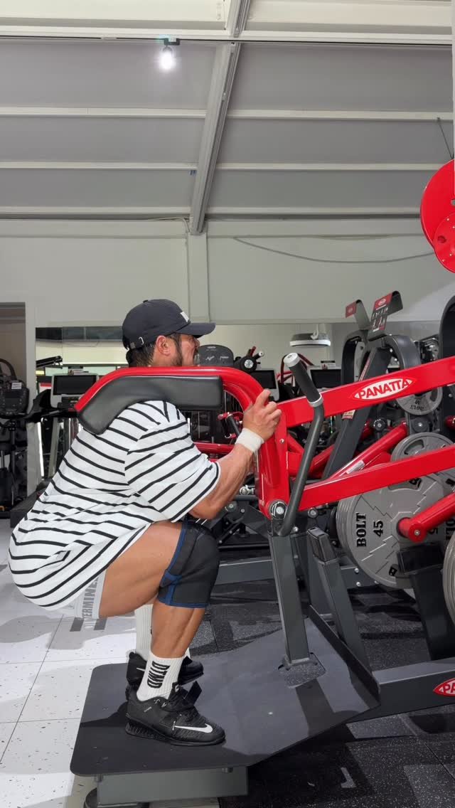 beast_best_park 게시물 이미지: 오랜만에 역도화 신고 무릎쫙쫙 펴가며 수축!수축!!수축!!!🔥

짐웨어...