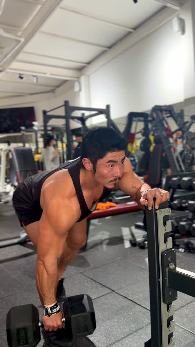 beast_best_park 게시물 이미지: 가장 중요한건 느리던 빠르던 일정한 리듬!!! 🎶🎵
원암 덤벨로우!!!! 💪🔥...