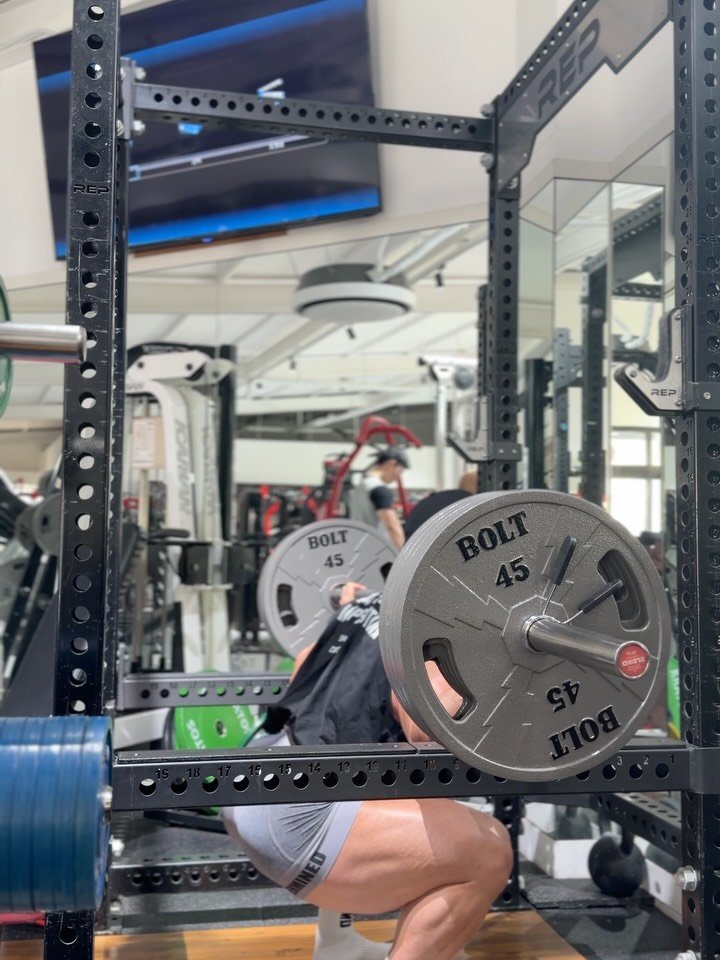 beast_best_park 게시물 이미지: 목요일에 스쿼트 220까지 들고 
140 3세트 100 1세트 하고 다리 중단...