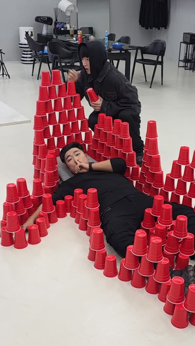 beatbox_jcop 게시물 이미지: Cup Tower Smashing Prank
#BEATBOX #JCOP #TeamREAL