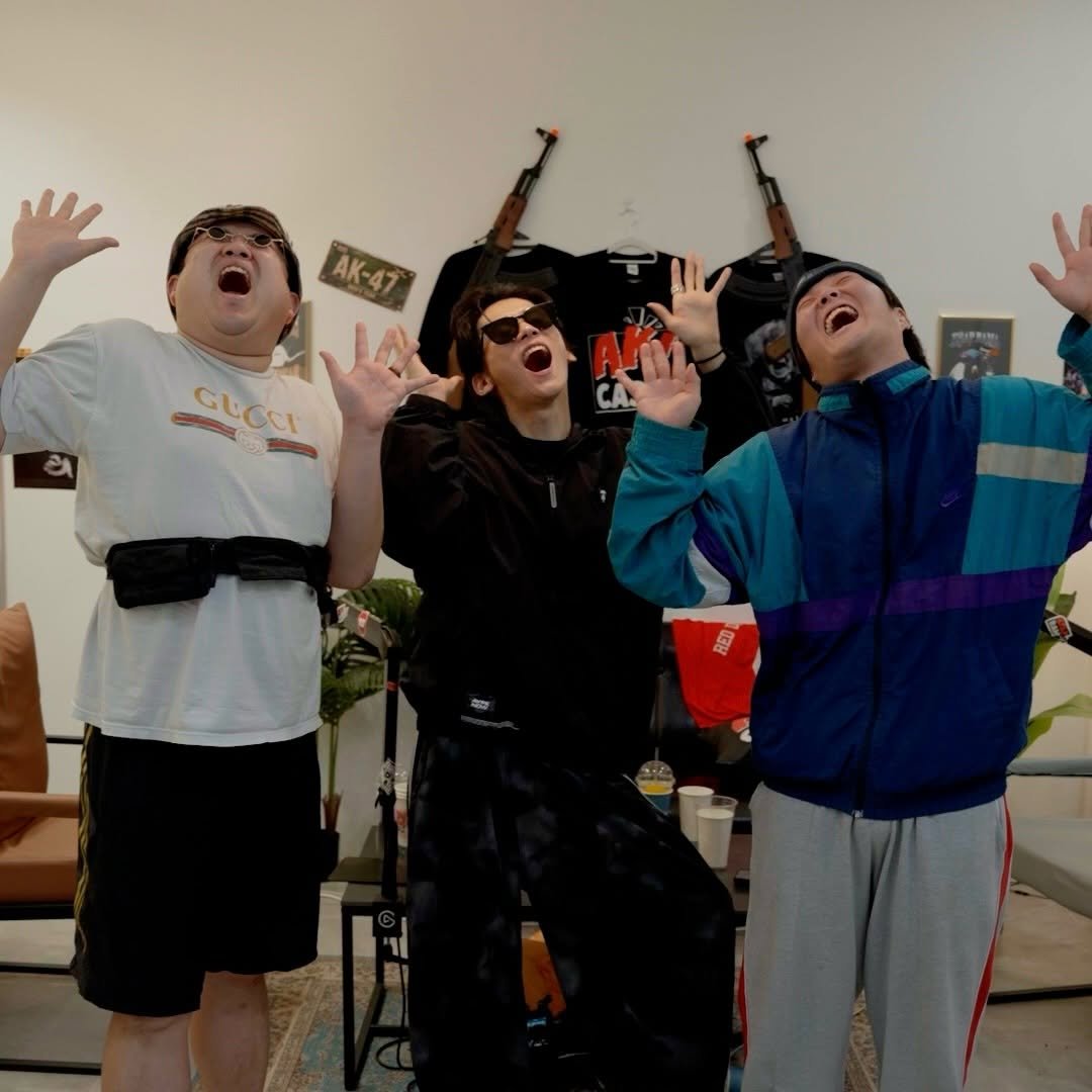 Photo shared by 뷰티풀너드 on April 13, 2026 tagging @lobsterman_official. May be an image of glasses, portable cassette player and text.