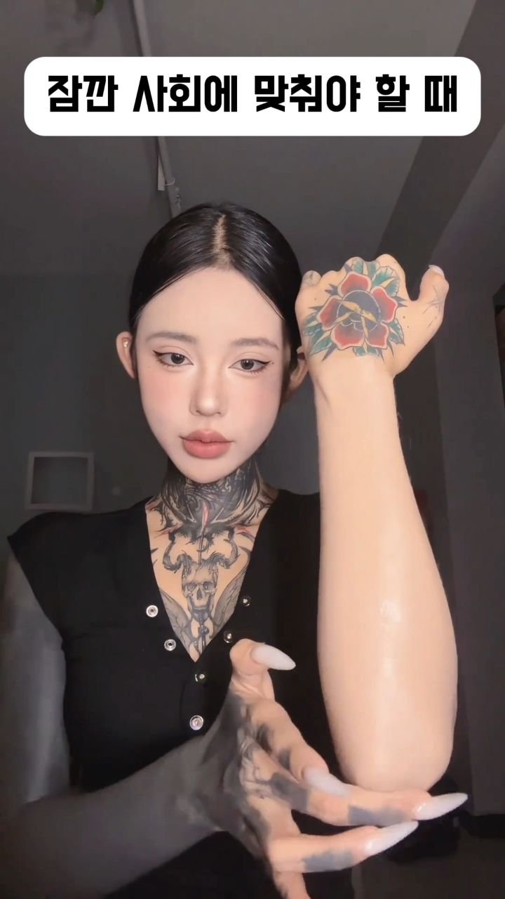 beautkey_ 게시물 이미지: 잠깐 사회가 요구하는 모습을 맞춰주는
뷰티+치트키 뷰트키 템🎀
5분이면 완벽하게...