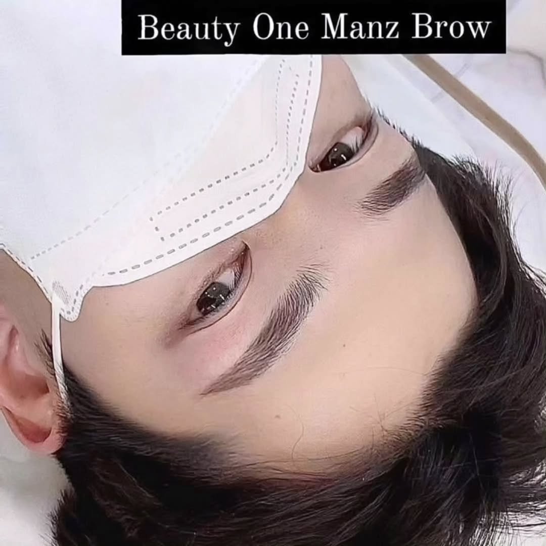 Photo by KoreaMicroblading 韓國 アートメイク 강남눈썹문신 남자눈썹문신 입술문신 남자입술문신 반영구수강 뷰티원 in Seoul, Korea. May be an image of one or more people, hair and text that says 'Beauty BeautyOneManzBrow One Manz Brow'.