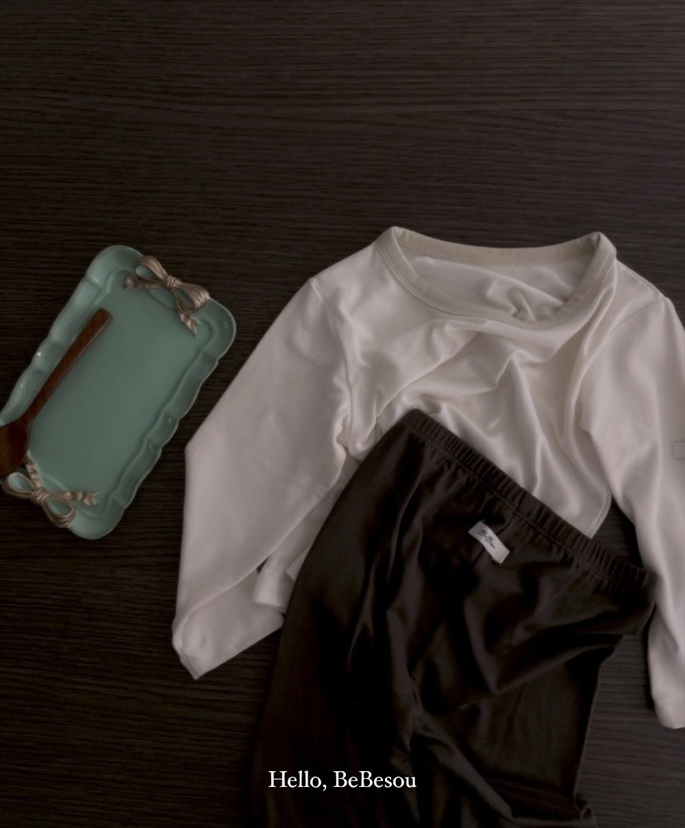 Photo by 베베소유 B̲B̲ㅣ아동복 on September 30, 2025. May be an image of ‎activewear, phone and ‎text that says '‎صر Hello, BeBesou‎'‎‎.