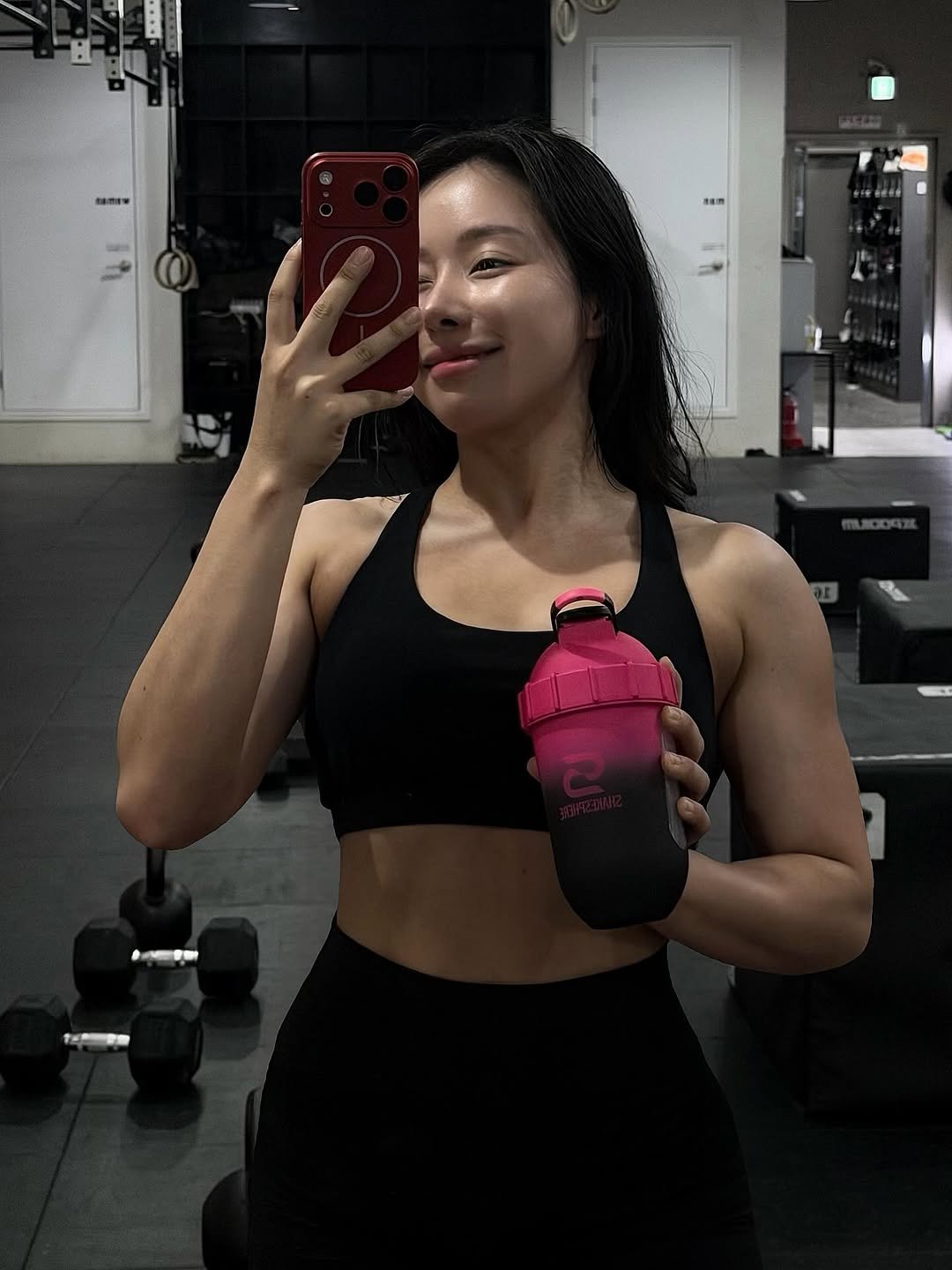 beborn_sujeong 게시물 이미지: 아 진짜 너무 예쁘다
핫한 크로스핏터를 더 핫하게 해주는
쉐이크 텀블러는...