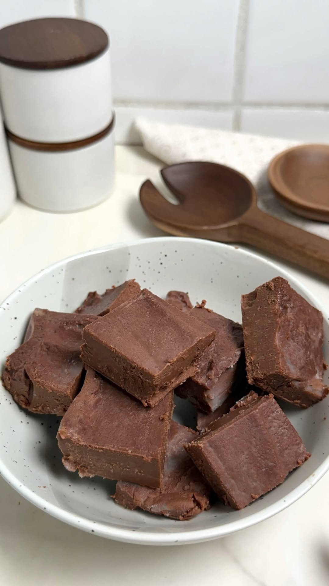 behindthesnack 게시물 이미지: fudge…  but made high protein and with only 3...