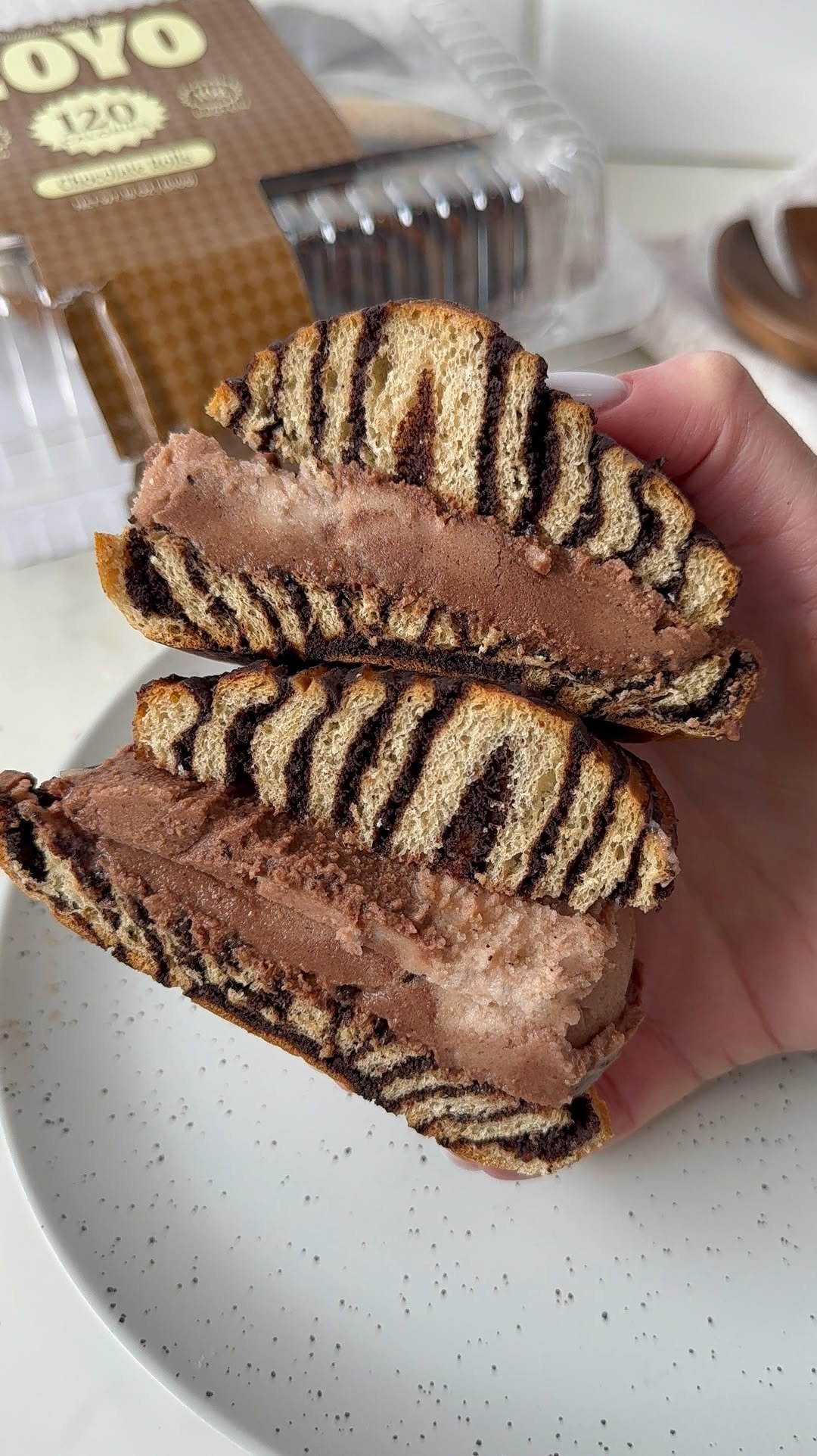 behindthesnack 게시물 이미지: bet you never had an ice cream sammie like...