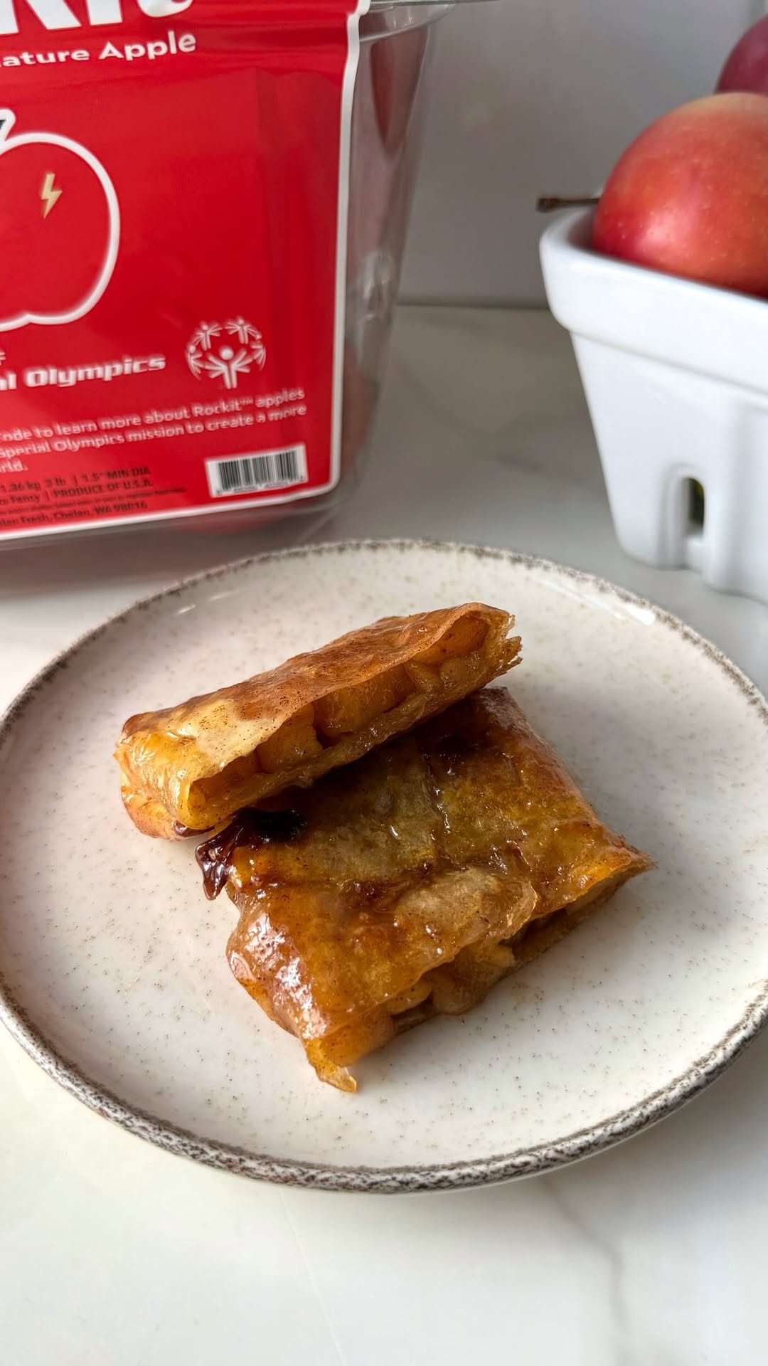 behindthesnack 게시물 이미지: apple pie for one pls 😌this single serve treat...